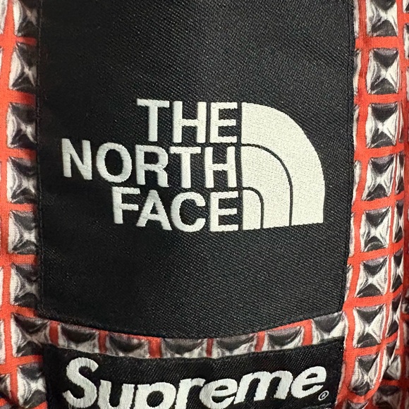 The North Face | Supreme Nuptse Jacket Red and Black - Picture 5 of 6